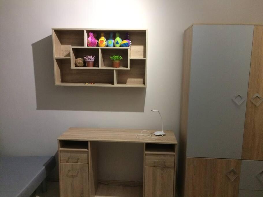 Nice Room, Комната, Pokoj Miedzy Airport Wro A Centrum ヴロツワフ エクステリア 写真