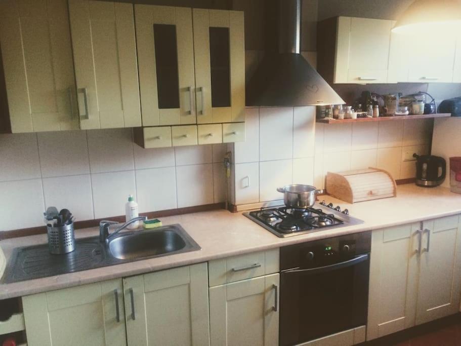 Nice Room, Комната, Pokoj Miedzy Airport Wro A Centrum ヴロツワフ エクステリア 写真