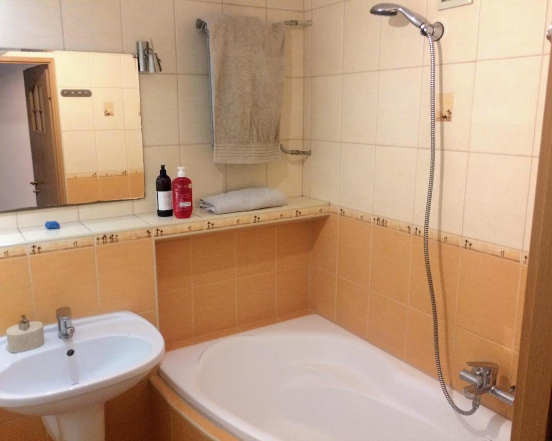 Nice Room, Комната, Pokoj Miedzy Airport Wro A Centrum ヴロツワフ エクステリア 写真